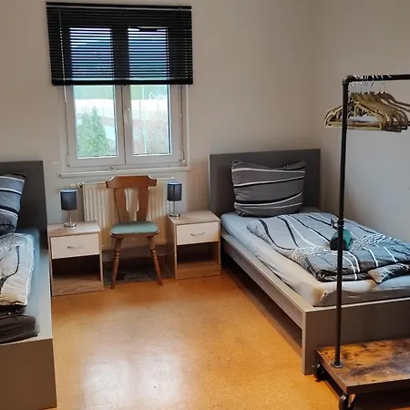 Grosses Bis 22 Personen Bei Wuerzburg Fuer Famientreffen - Firmenevents Mit Bbq-grillveranstalltung Moeglich Mit 10 Schlafzimmern Und Drei Badezimmer *