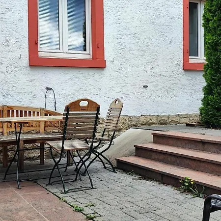 Grosses Bis 22 Personen Bei Wuerzburg Fuer Famientreffen - Firmenevents Mit Bbq-grillveranstalltung Moeglich Mit 10 Schlafzimmern Und Drei Badezimmer * Veitshöchheim