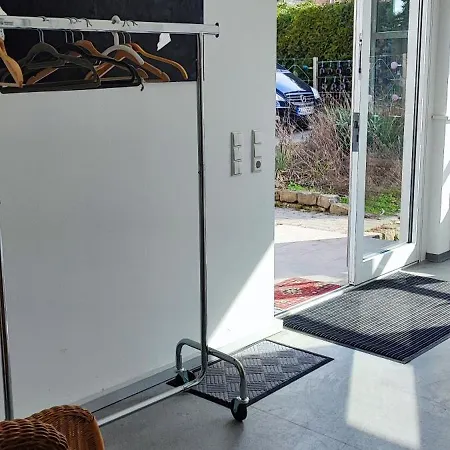 Grosses Bis 22 Personen Bei Wuerzburg Fuer Famientreffen - Firmenevents Mit Bbq-grillveranstalltung Moeglich Mit 10 Schlafzimmern Und Drei Badezimmer Prázdninový dům Veitshöchheim