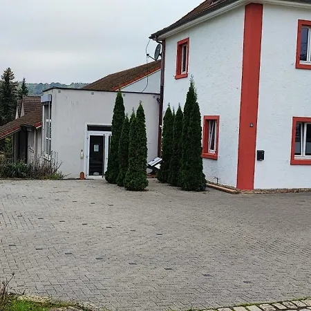 Holiday home Zentrales Grosses Monteurhaus Bei Wuerzburg Veitshochheim