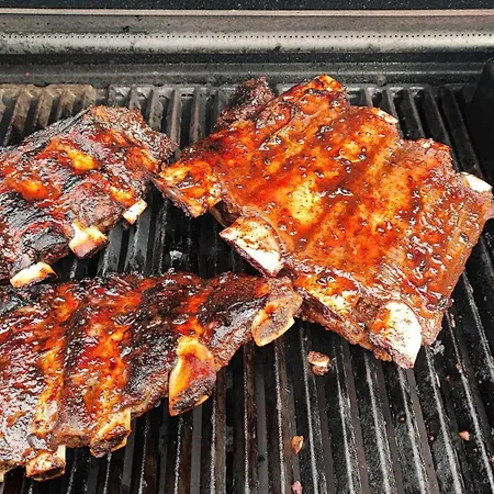 Grosses Bis 22 Personen Bei Wuerzburg Fuer Famientreffen - Firmenevents Mit Bbq-grillveranstalltung Moeglich Mit 10 Schlafzimmern Und Drei Badezimmer 펜션 *